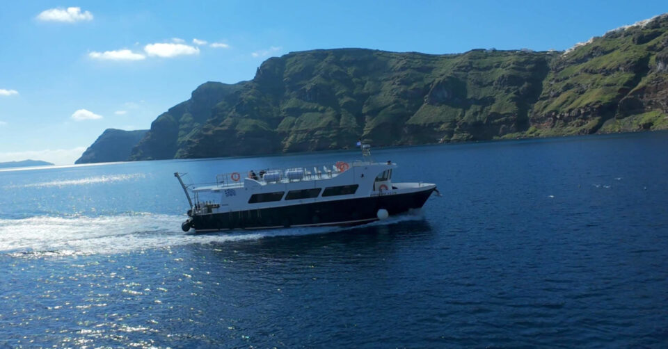 Passenger boat cruising near Thirasia Island