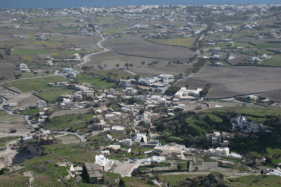List of villages in Santorini: Mesa Gonia